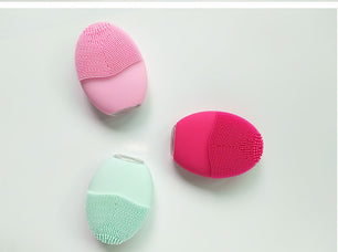 Silicone facial cleanser